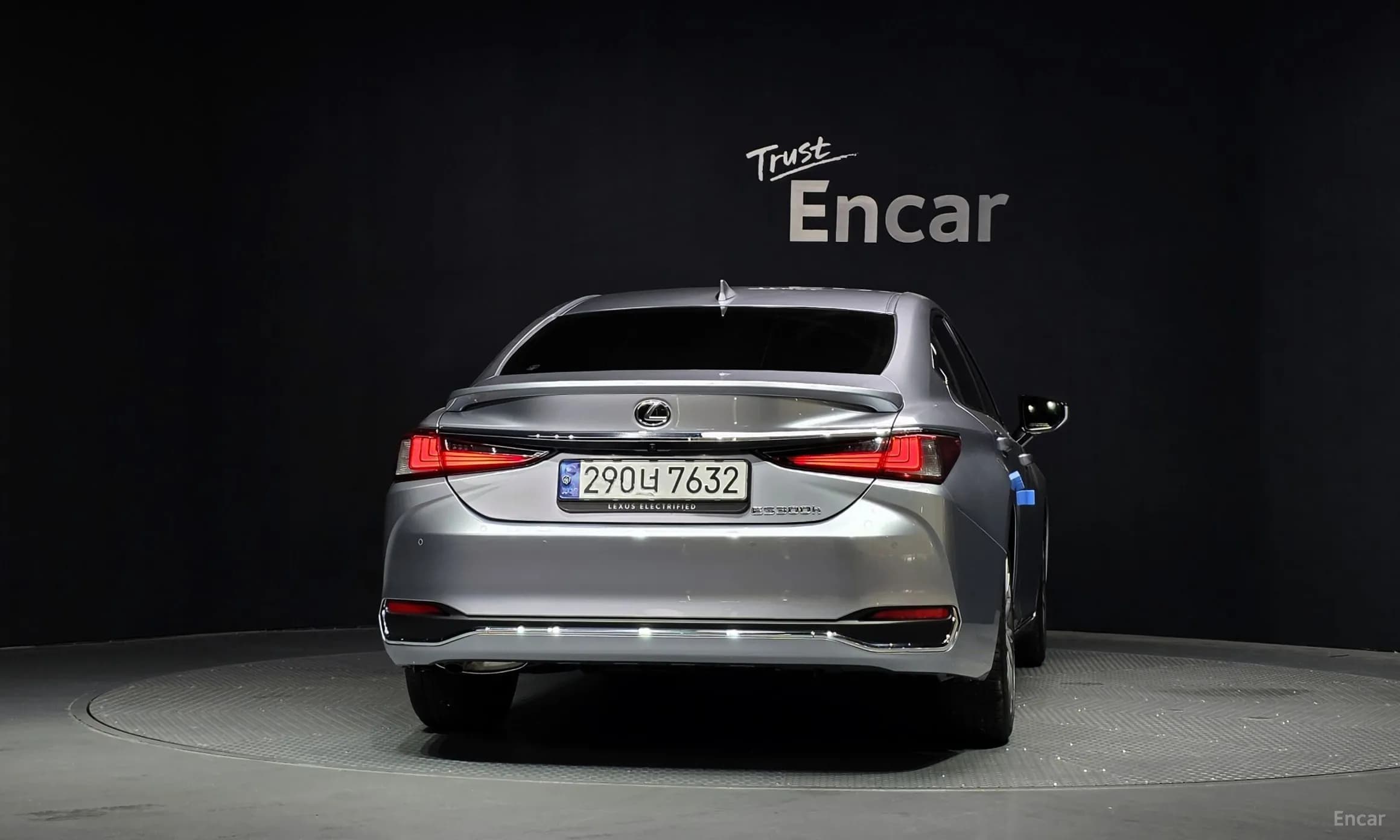 ES300h 7th Generation