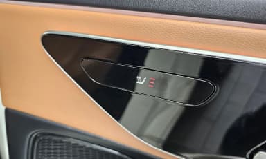 E-Class W214
