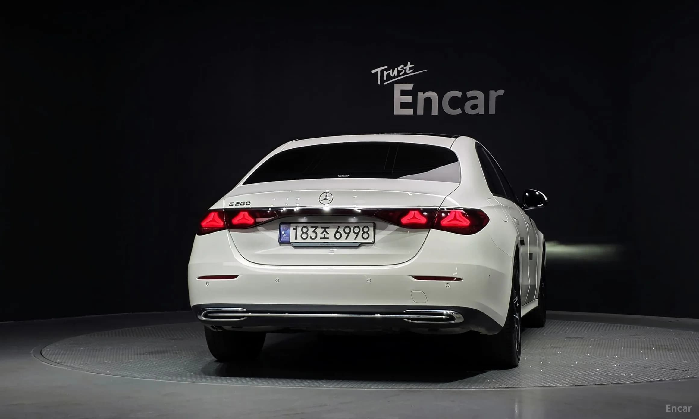E-Class W214