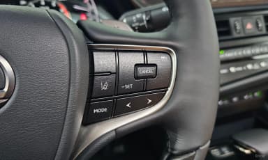 ES300h 7th Generation