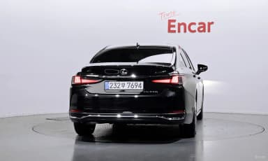 ES300h 7th Generation