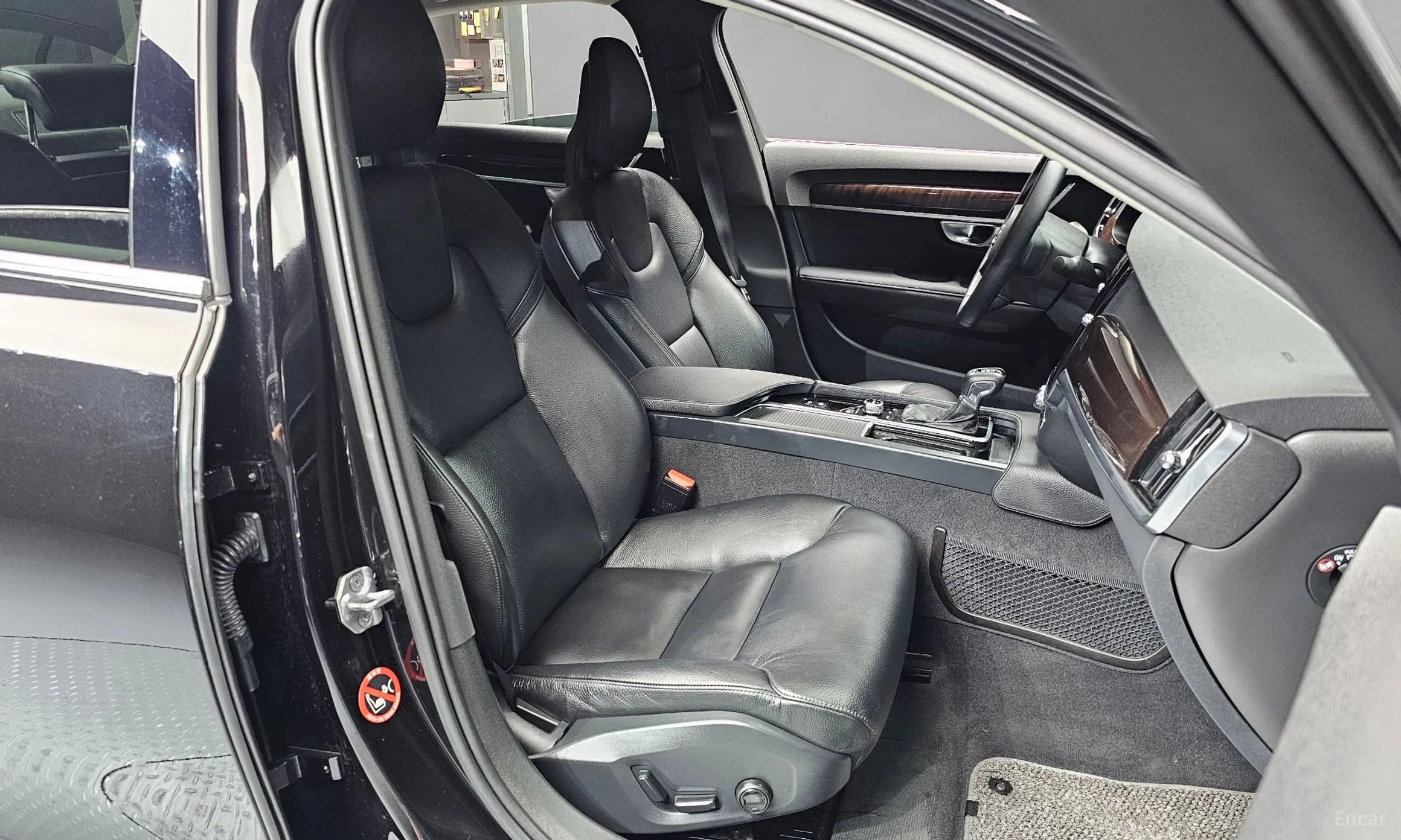 S90