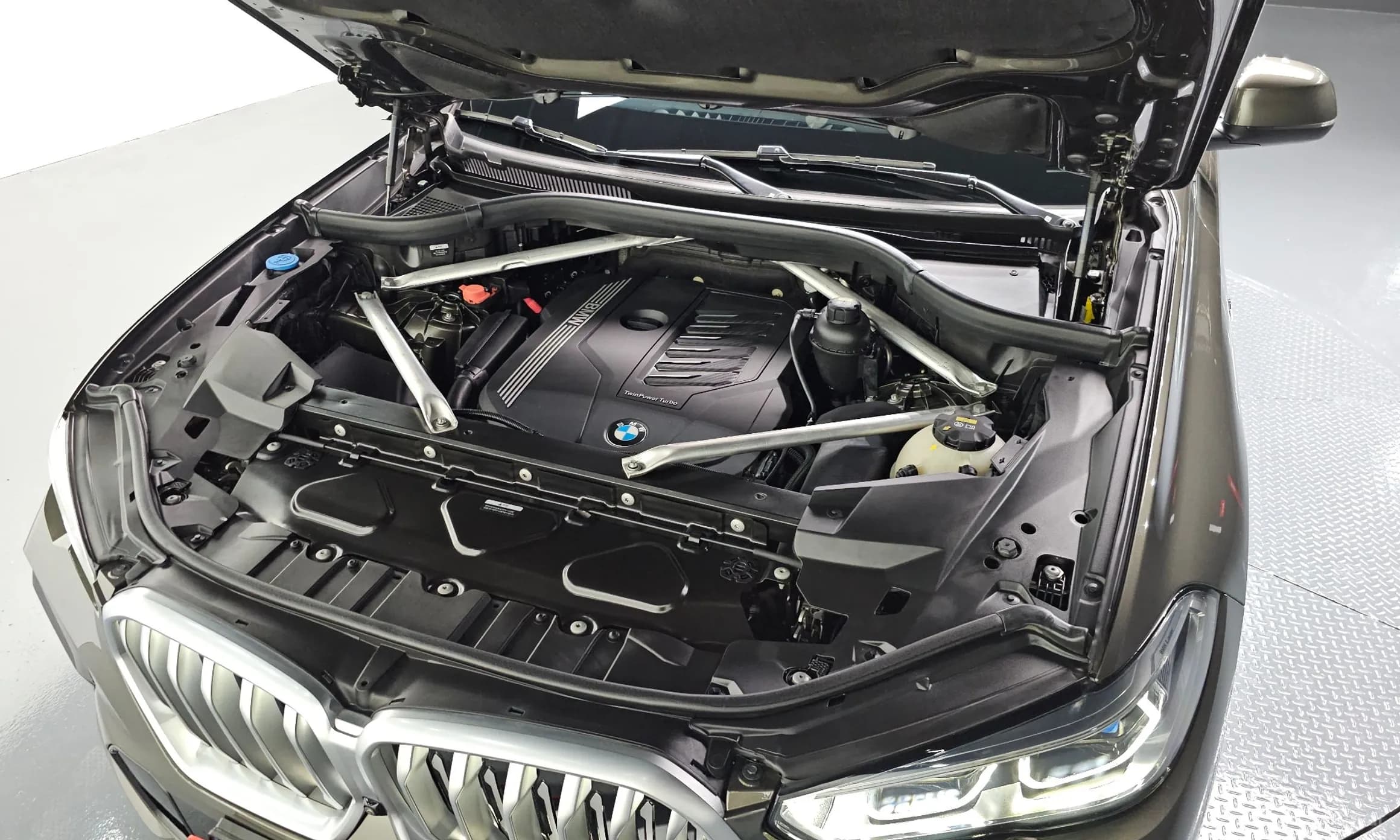 X6 (G06)