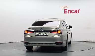 ES300h 7th Generation