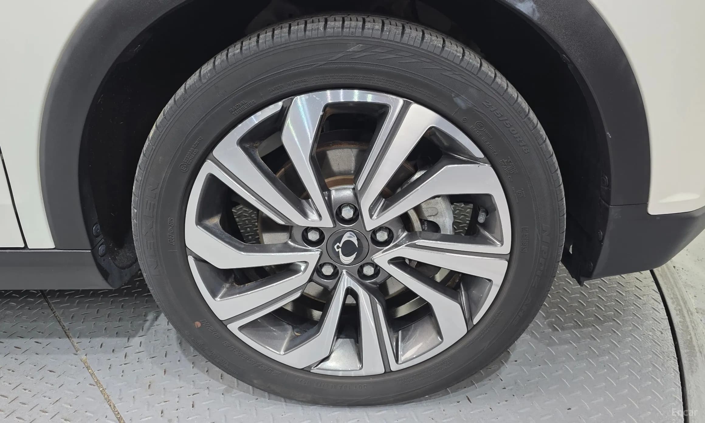 Berry New Tivoli