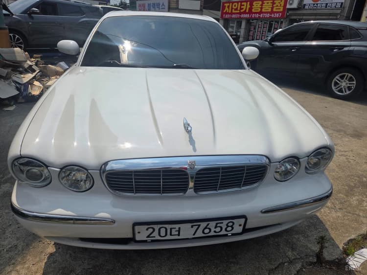 XJ-8