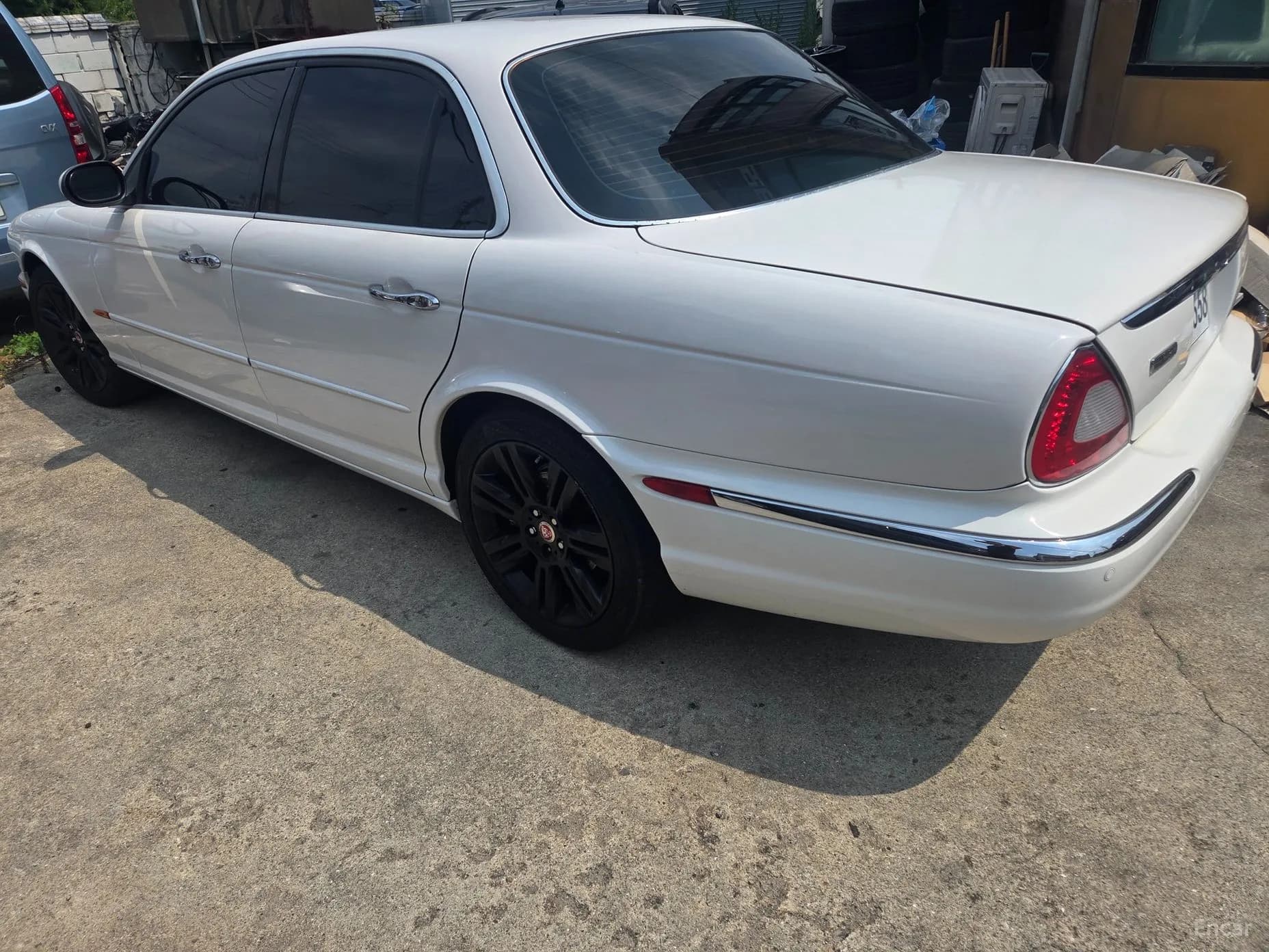 XJ-8