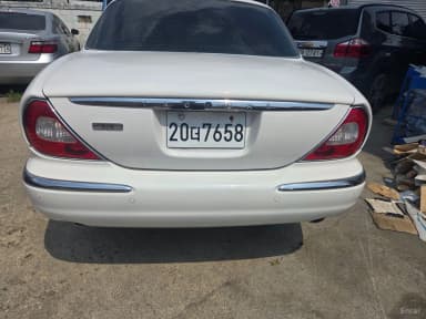 XJ-8