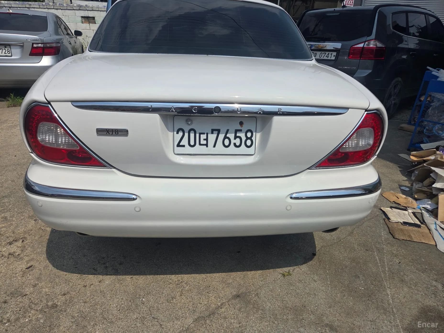 XJ-8