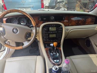 XJ-8