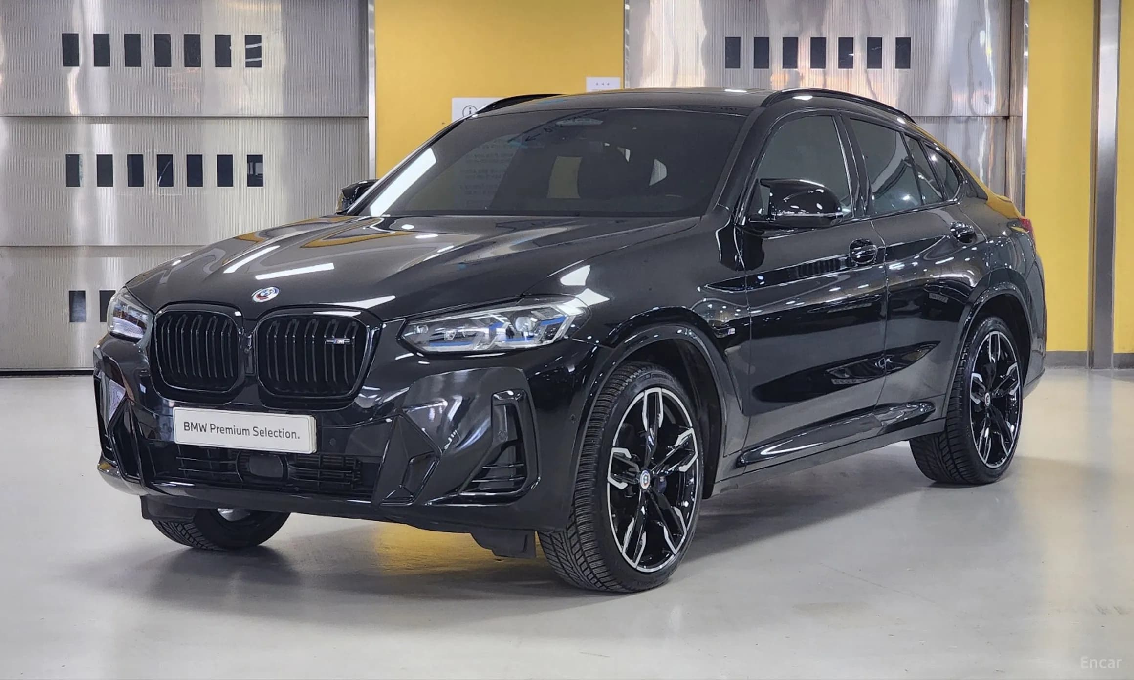 X4 (G02)
