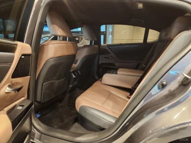 ES300h 7th Generation