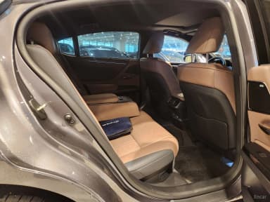ES300h 7th Generation