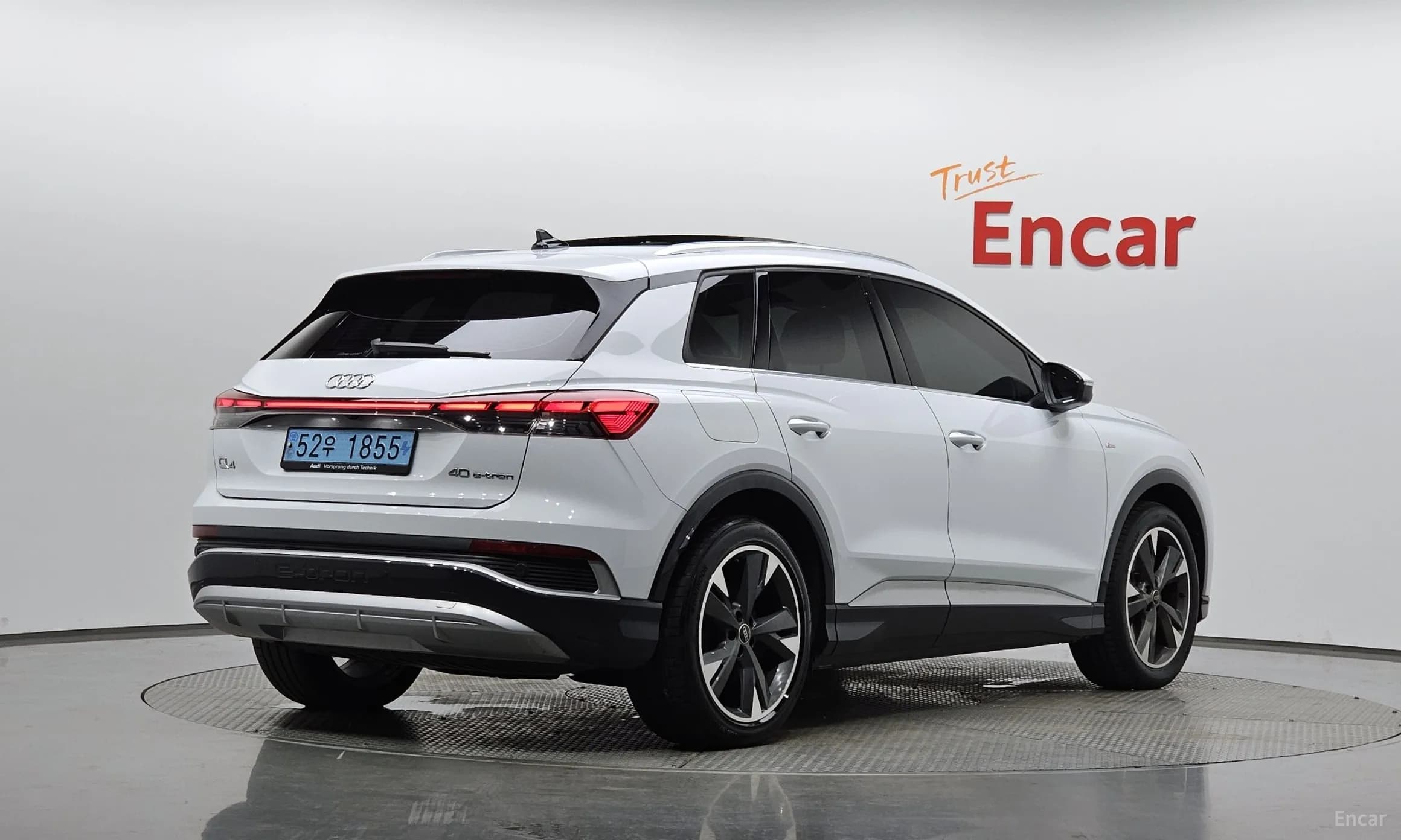 Q4 e-tron (F4)