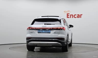Q4 e-tron (F4)