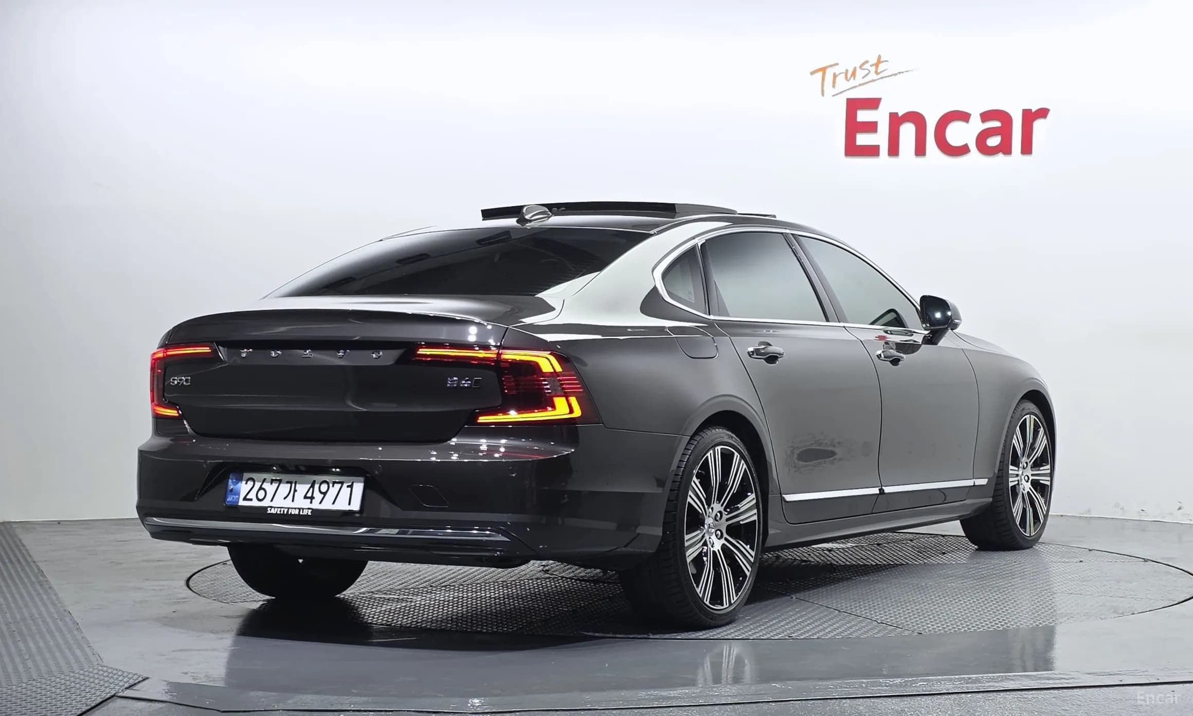 S90