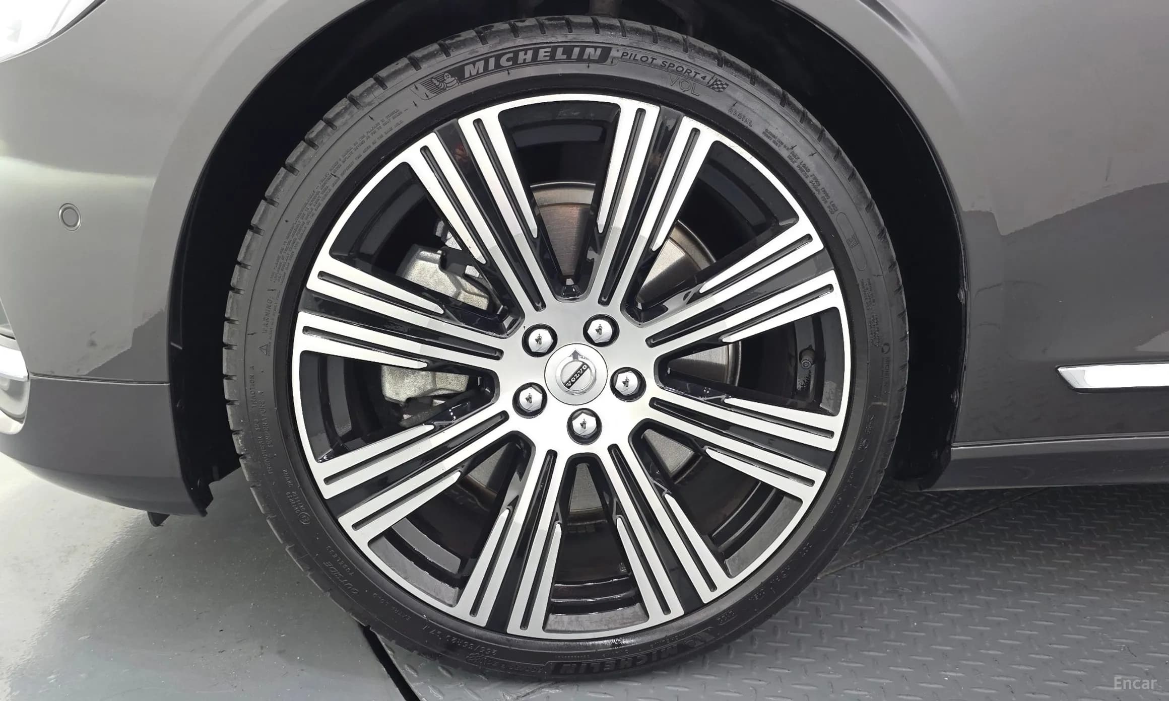 S90