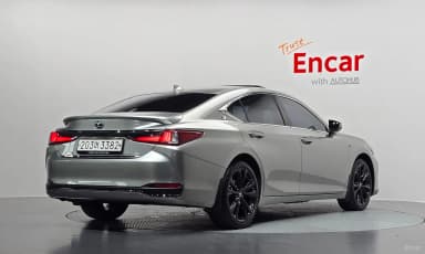 ES300h 7th Generation