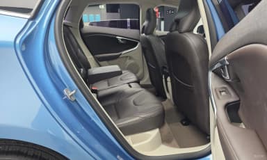 V40