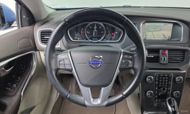 V40