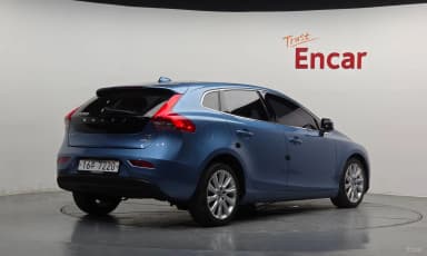 V40