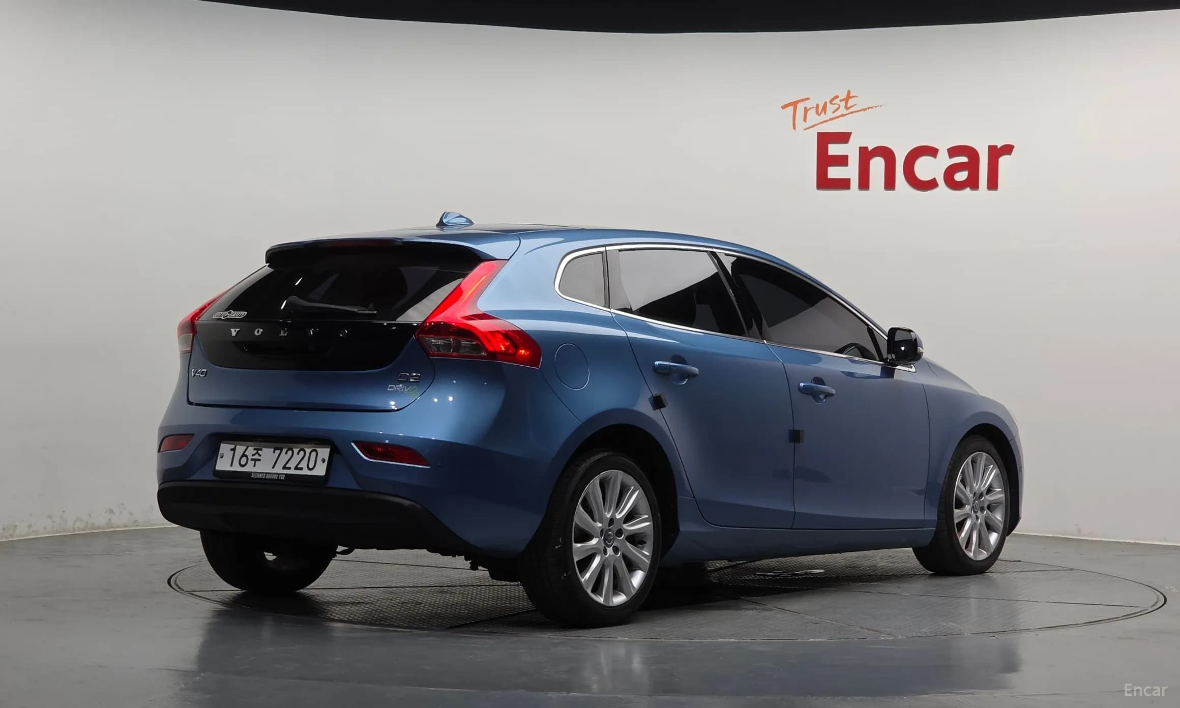 V40
