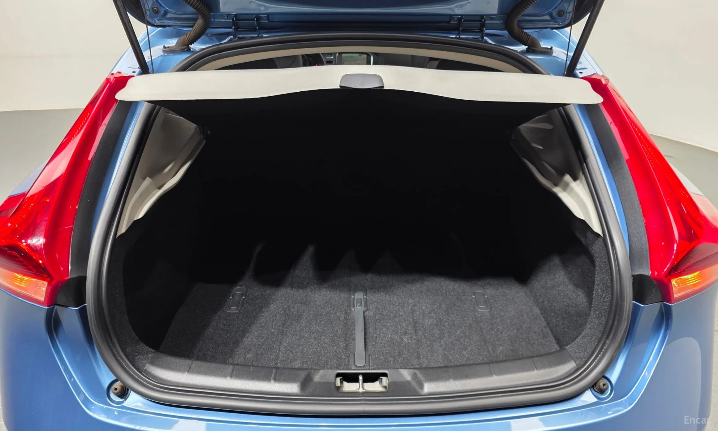 V40