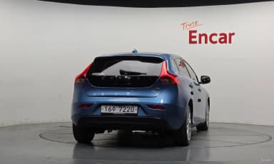 V40
