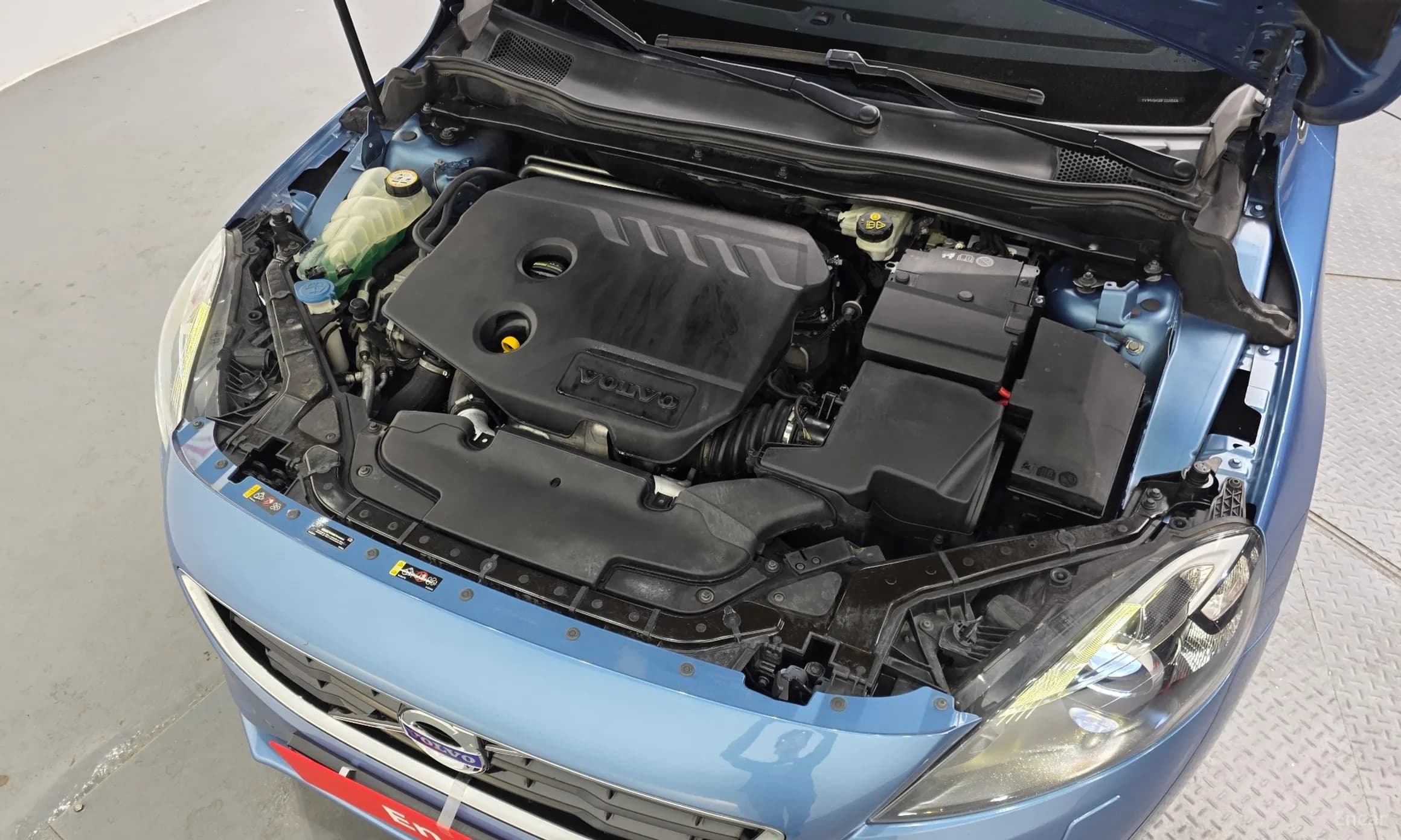 V40