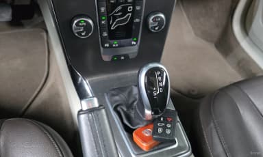 V40
