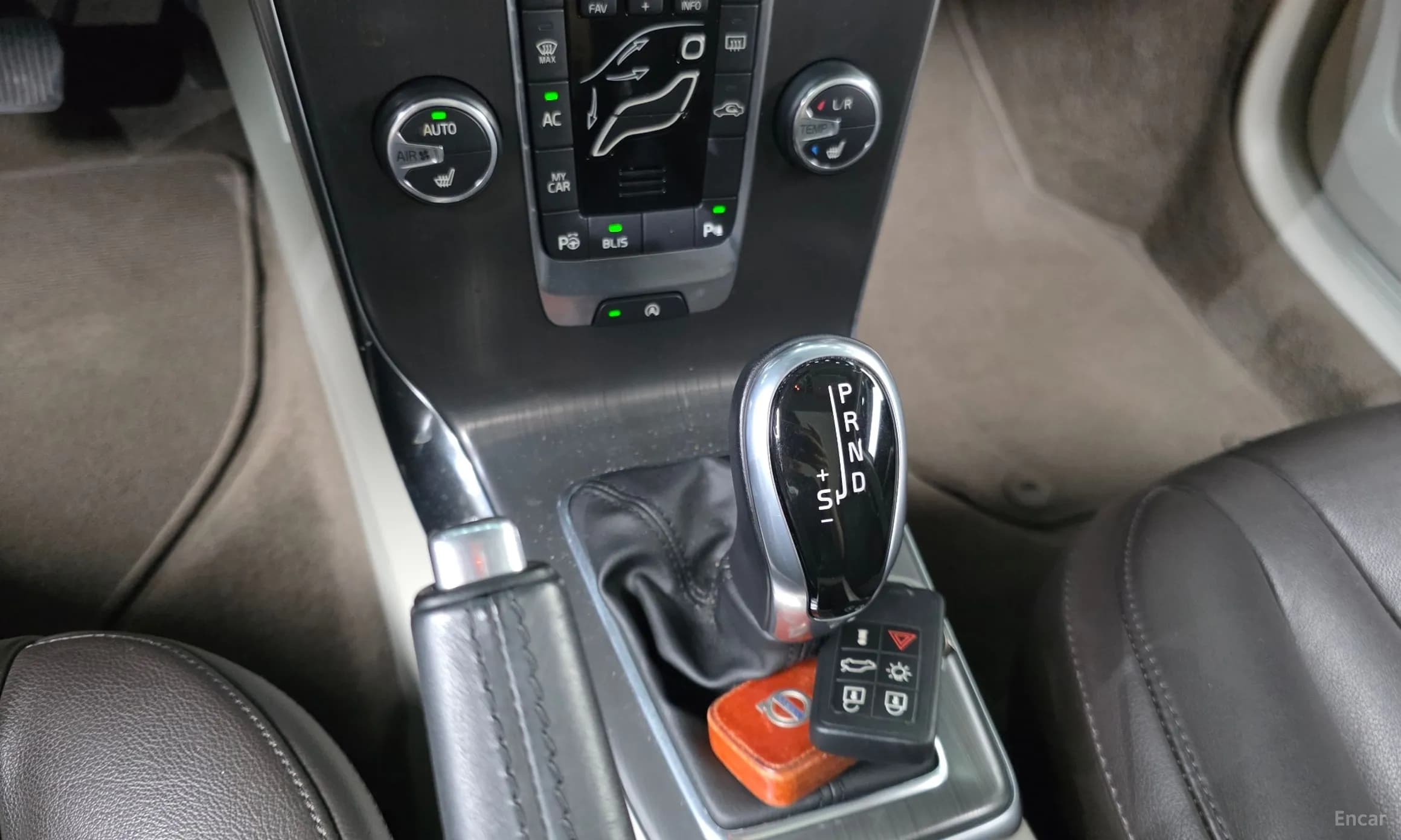 V40