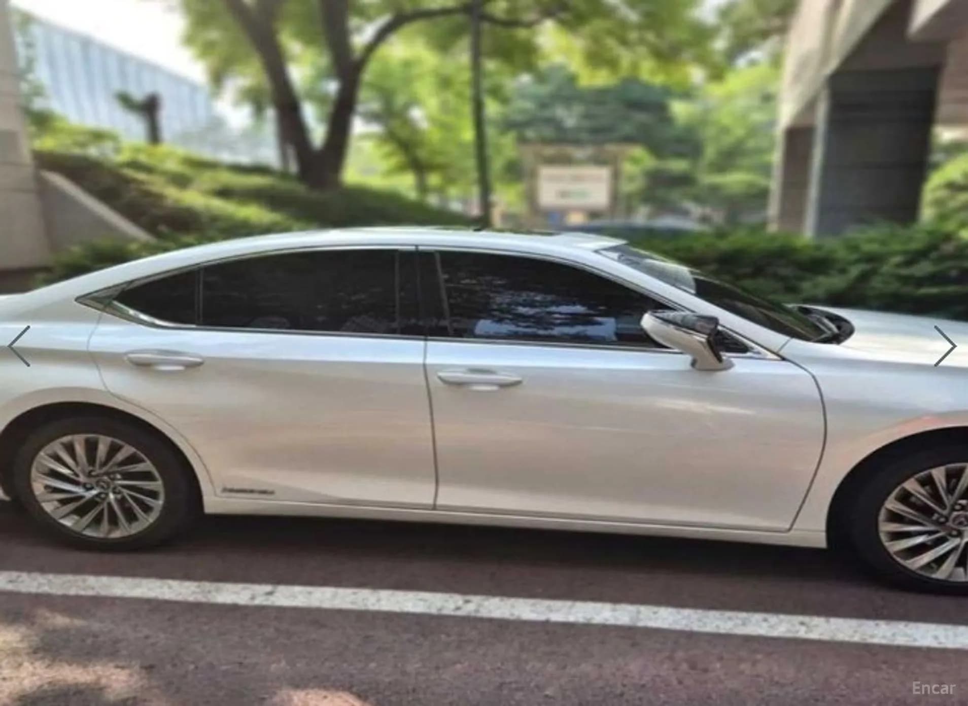 ES300h 7th Generation