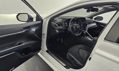 Camry (XV70)