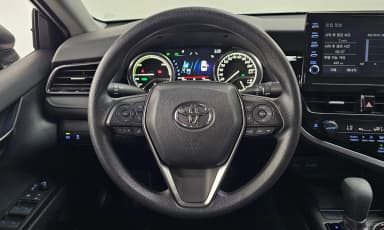 Camry (XV70)