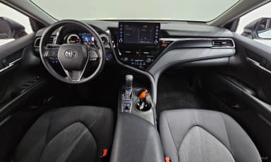 Camry (XV70)