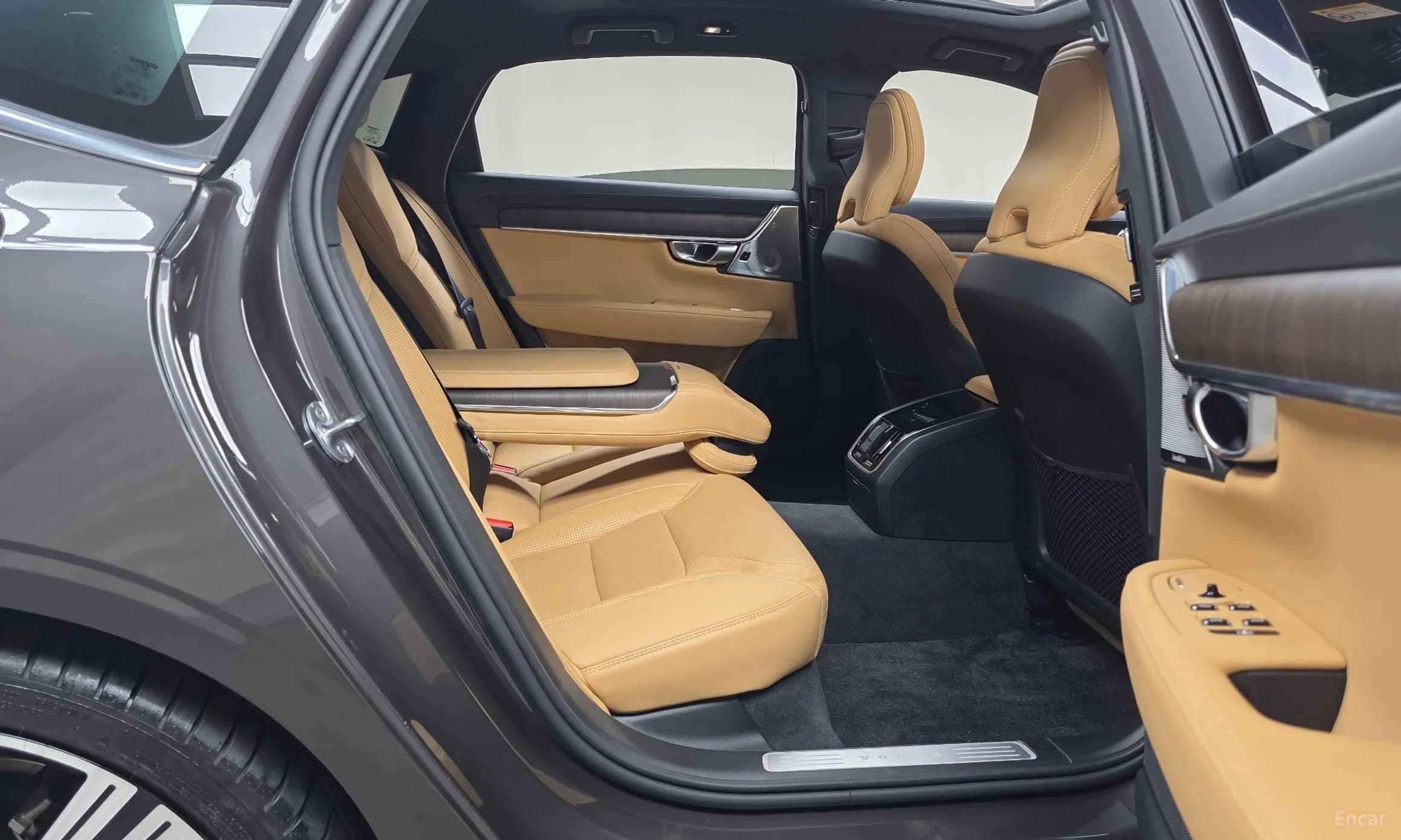 S90