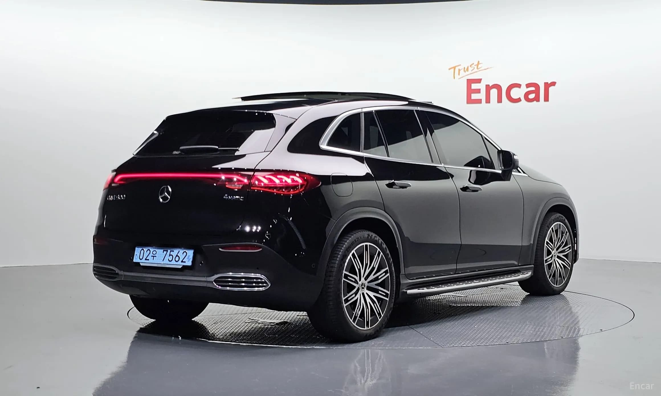EQE SUV X294