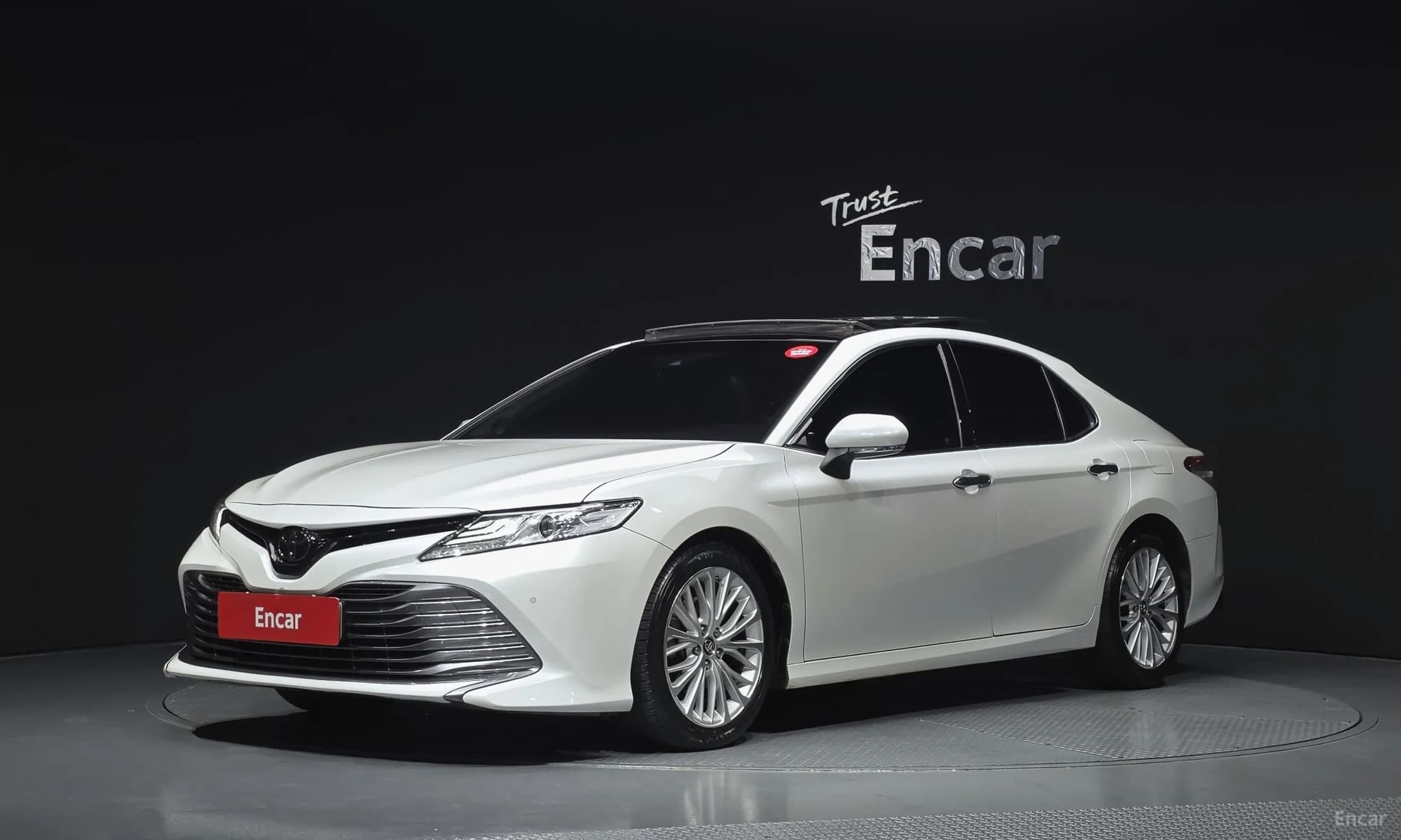 Camry (XV70)