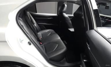Camry (XV70)