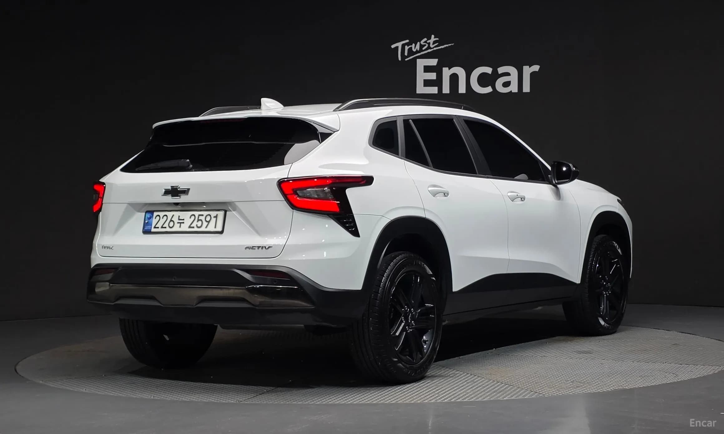 Trax Crossover