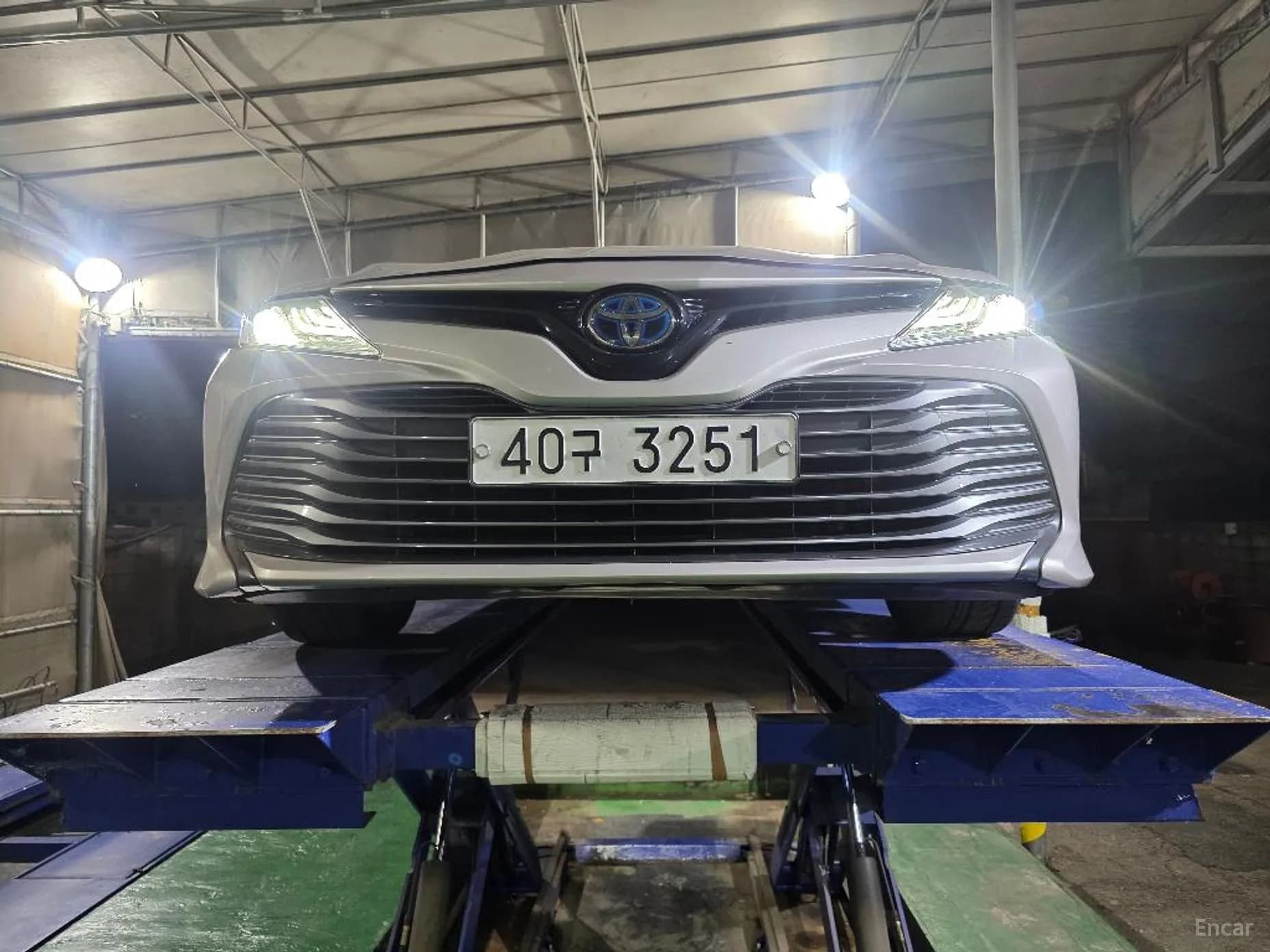 Camry (XV70)