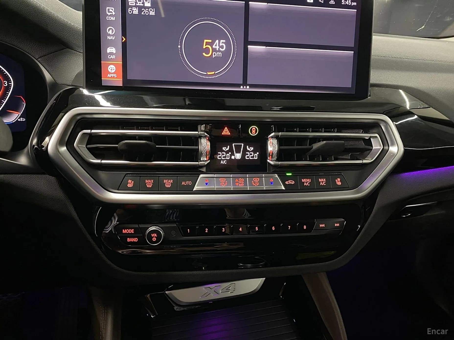 X4 (G02)