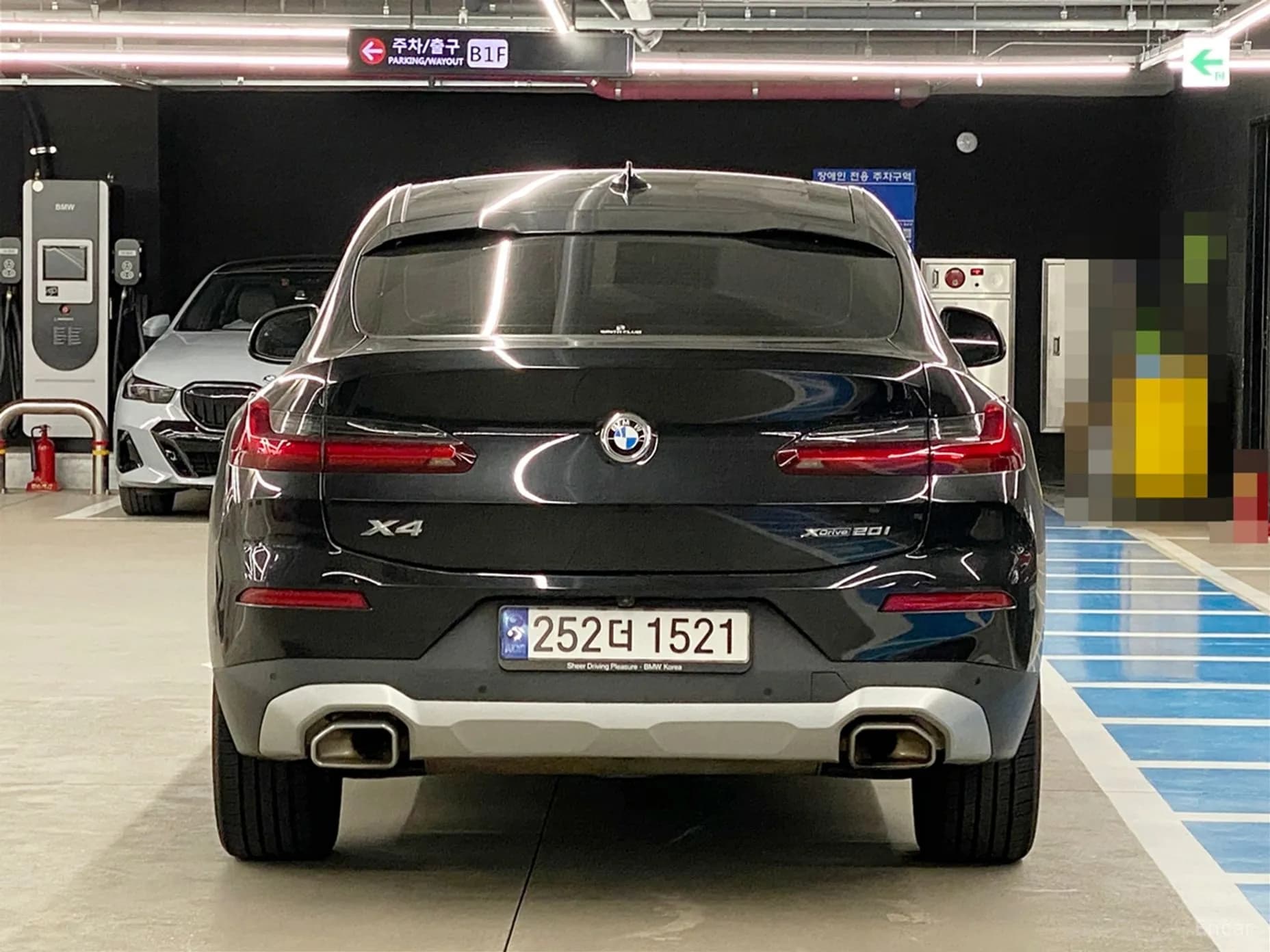 X4 (G02)