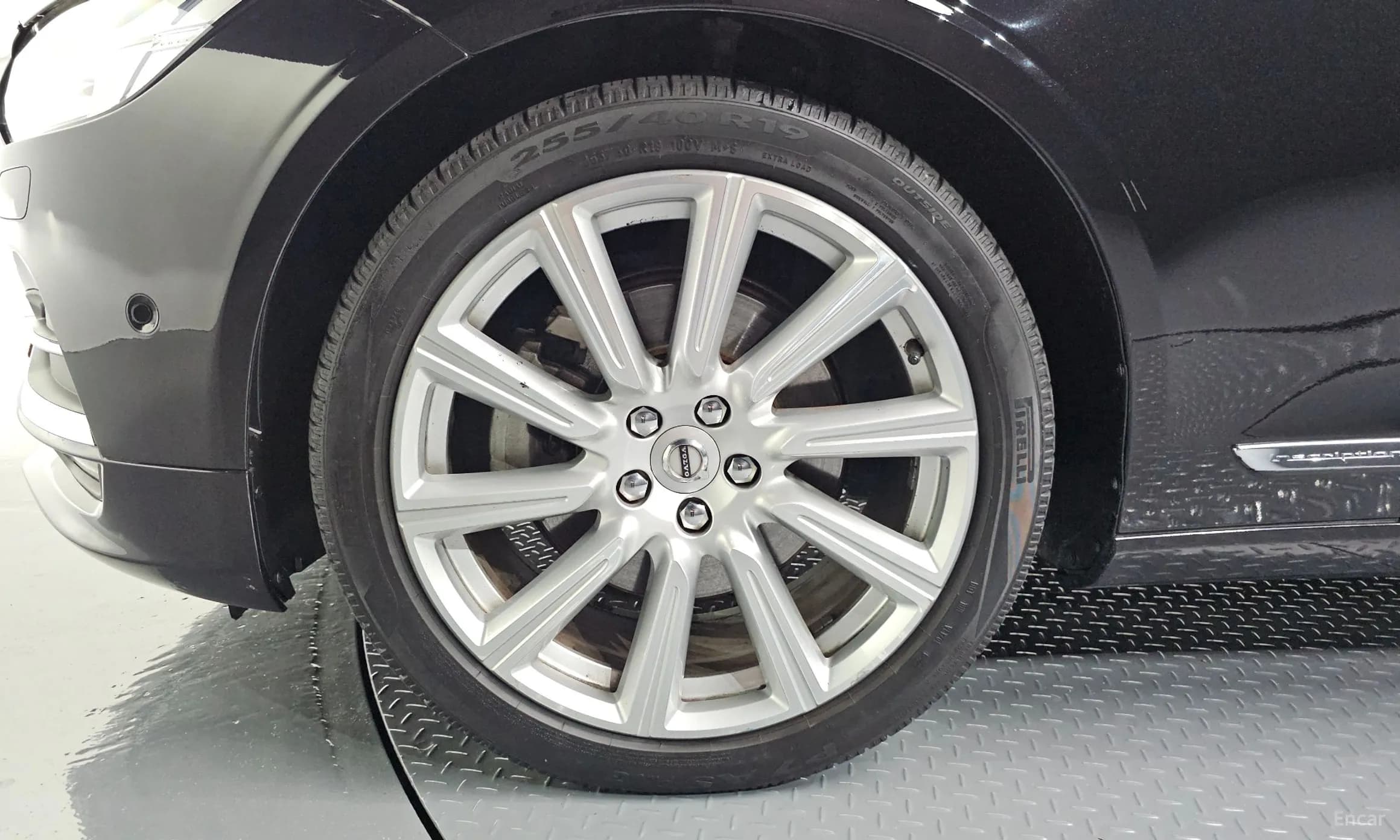 S90