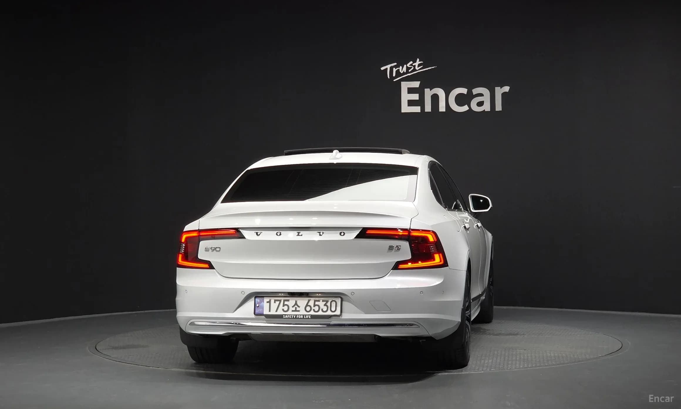S90