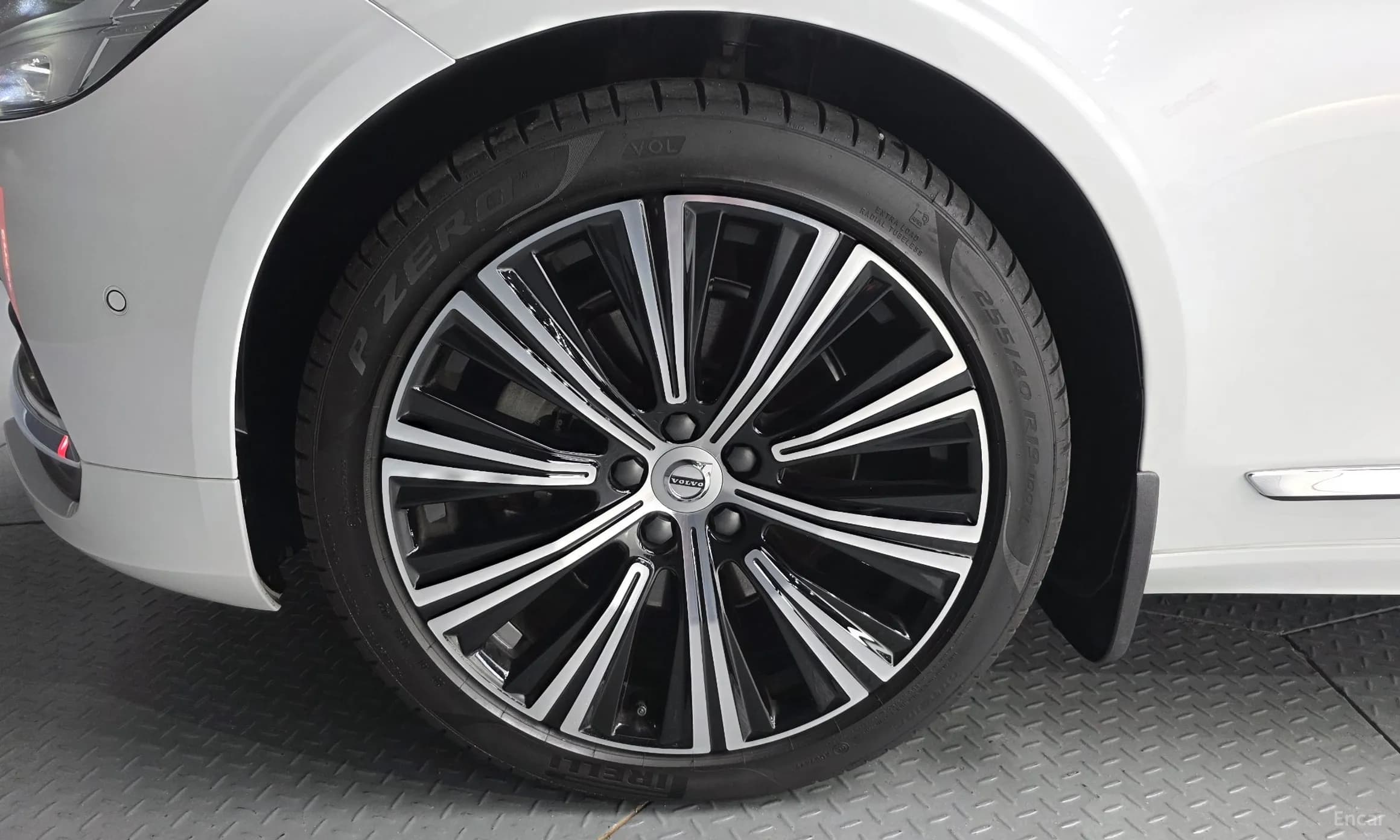 S90