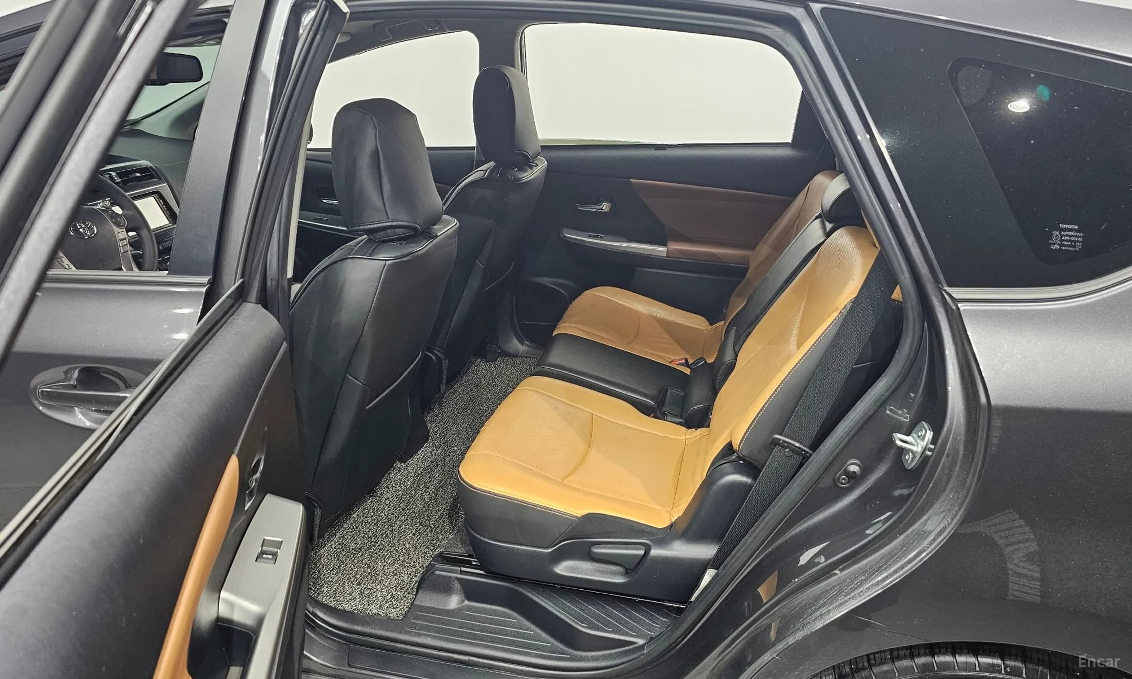 Prius V