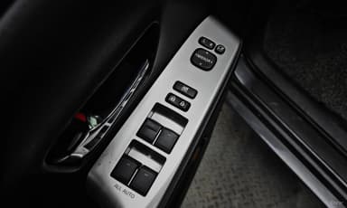 Prius V