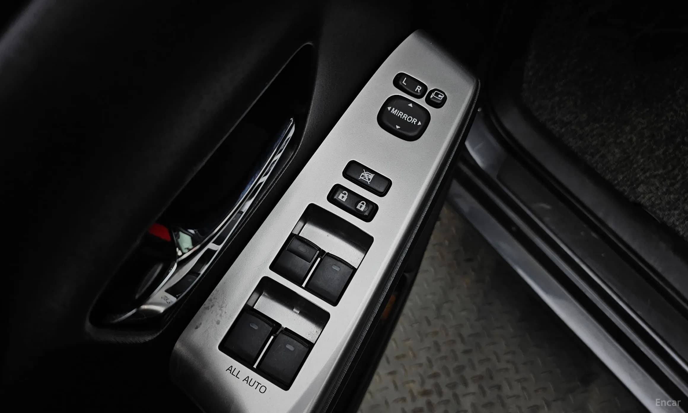Prius V