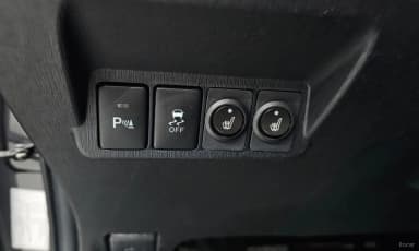 Prius V